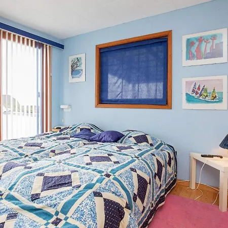 6 Person Holiday In *